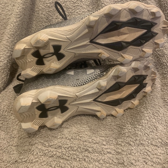 Under Armour kids Spotlight cleats 6Y - Picture 5 of 6